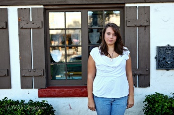 lifestyle portrait photography senior portraits www.lovatoimages.com