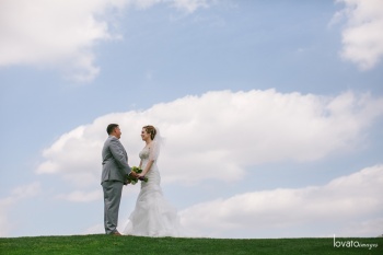 black gold golf weddings